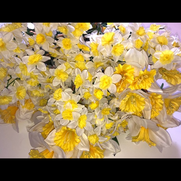NEW SILK LILY and DAFFODILS Floral Collection